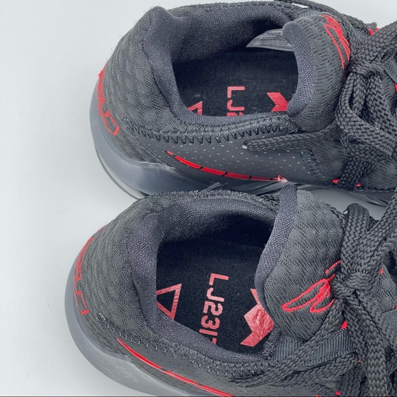 Nike LeBron 17 Low. - Picture 6 of 12